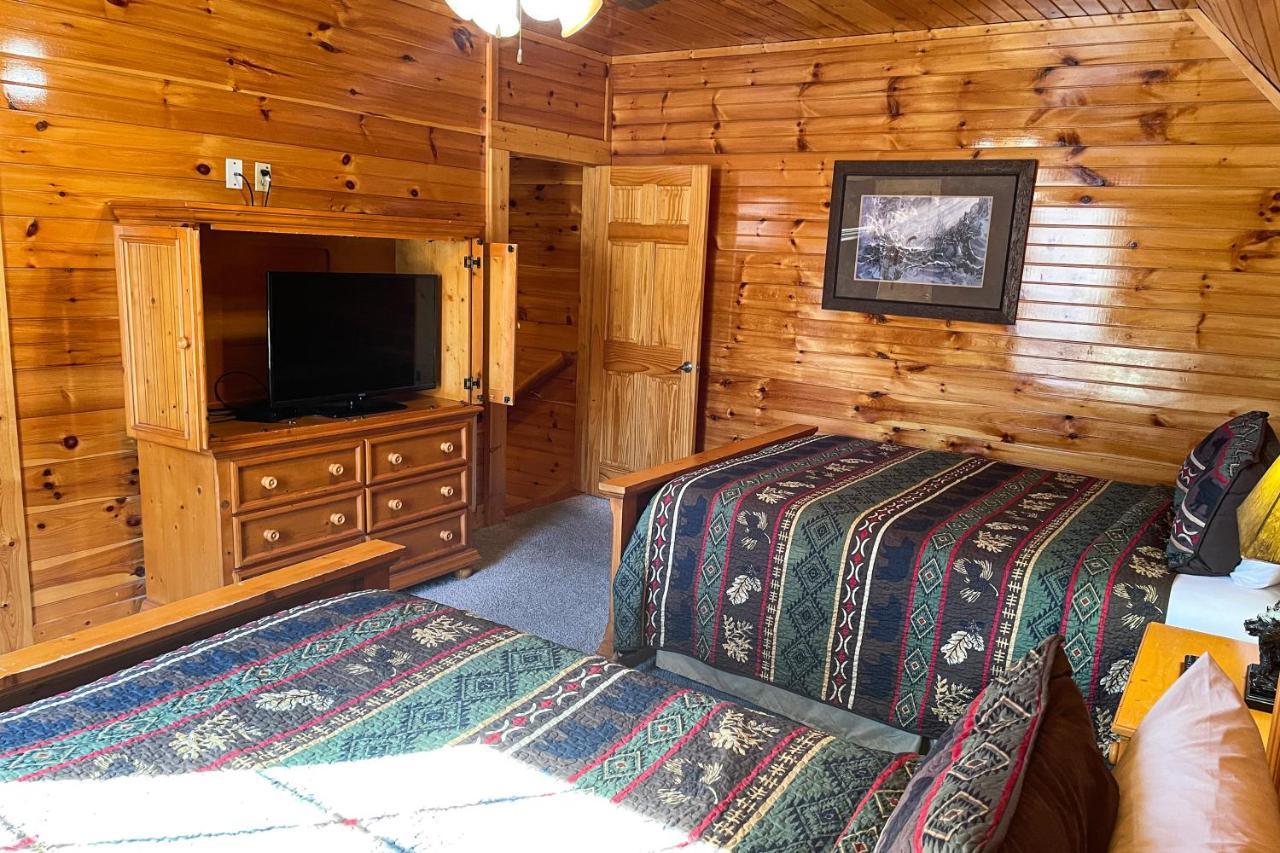 Black Bear Hideaway