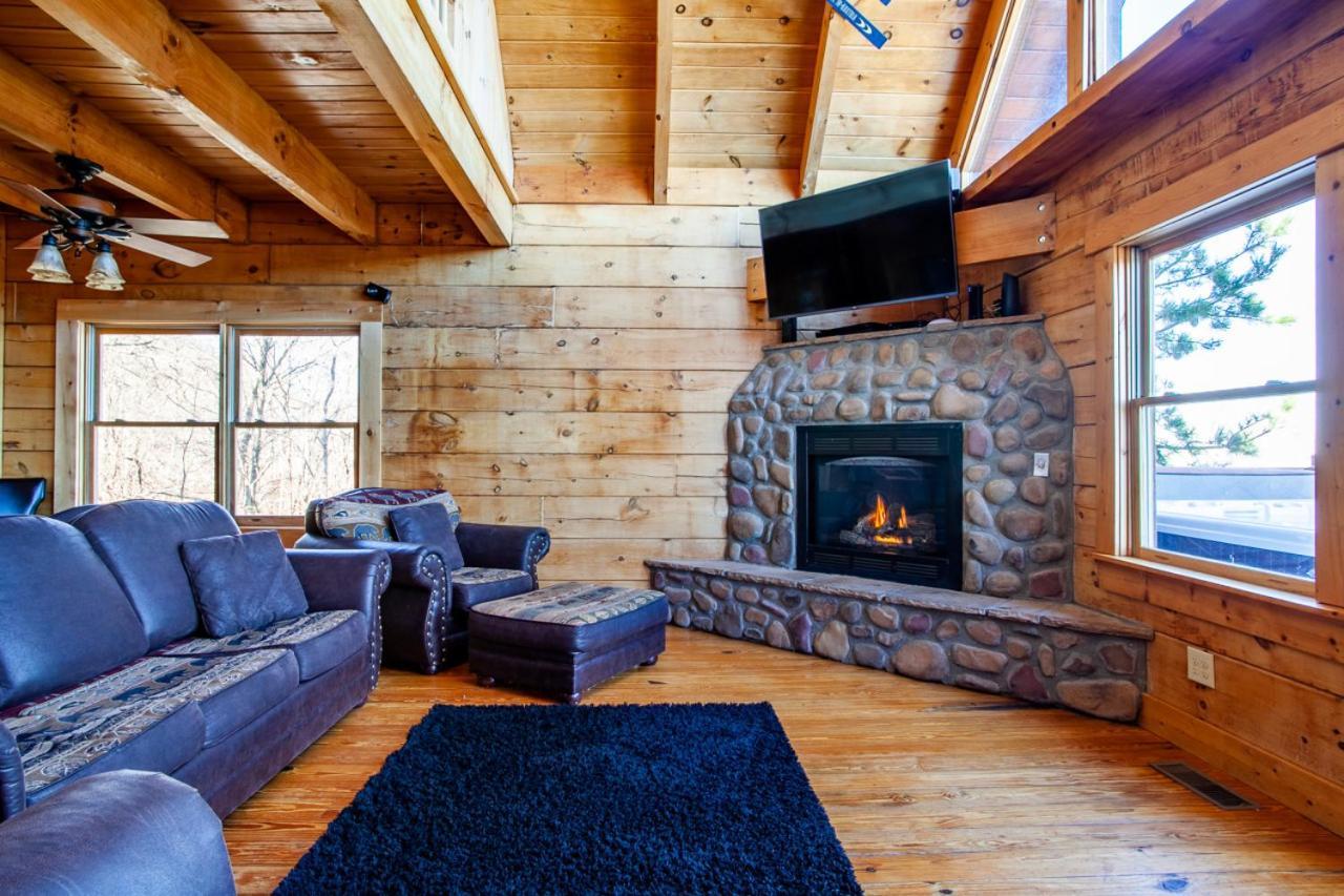 Little Cub Retreat Mtn View, Hot Tub, Indoor Pool Holiday home Gatlinburg