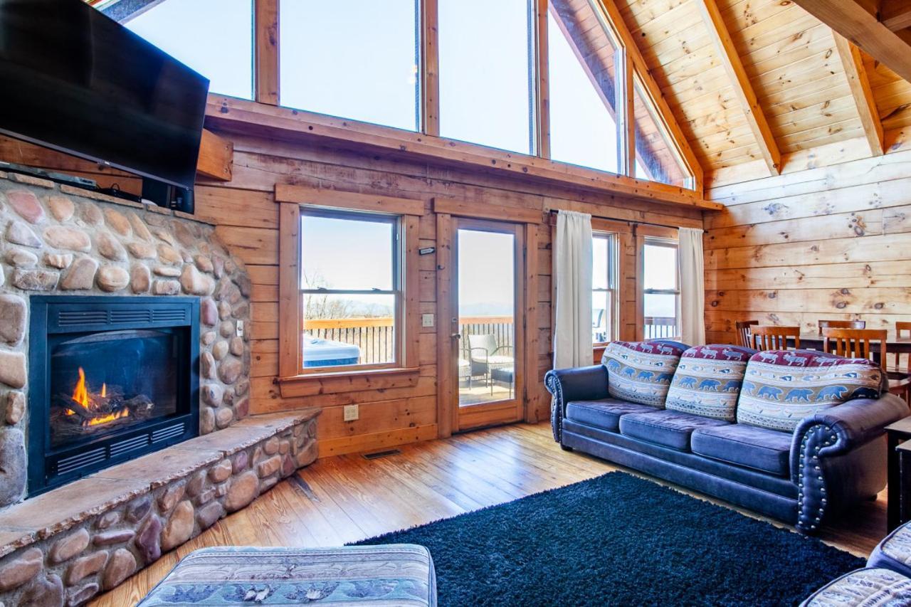 Little Cub Retreat Mtn View, Hot Tub, Indoor Pool Holiday home