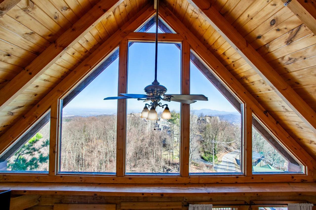 Little Cub Retreat Mtn View, Hot Tub, Indoor Pool Gatlinburg