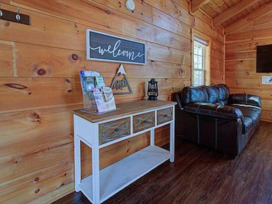 At Royal Misty Haven With Free High Speed Internet And Just Miles Away From Things Enjoyable In The Smoky Mountains * Gatlinburg