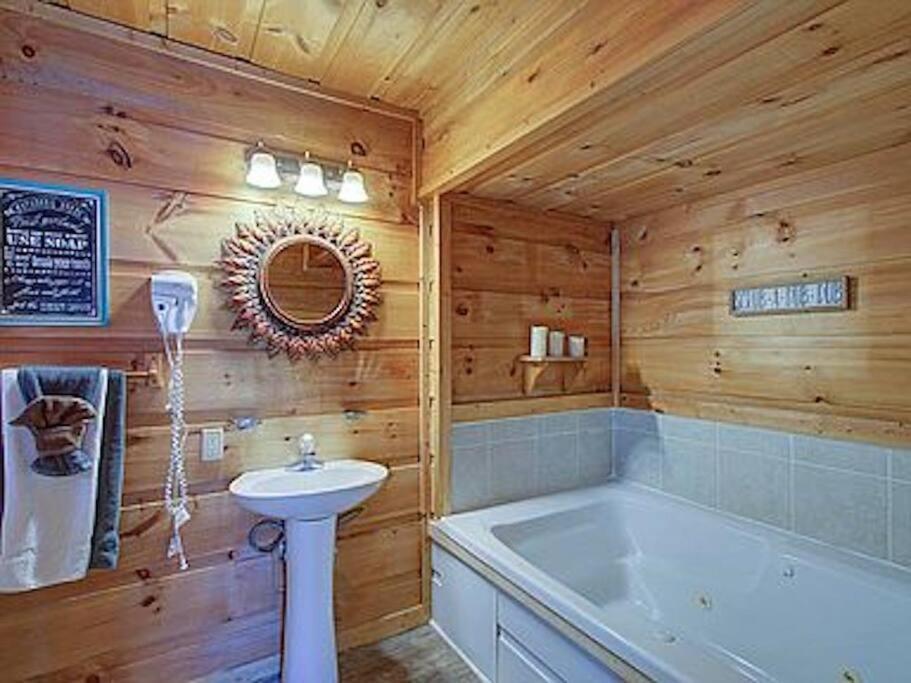 Holiday home At Royal Misty Haven With Free High Speed Internet And Just Miles Away From Things Enjoyable In The Smoky Mountains *