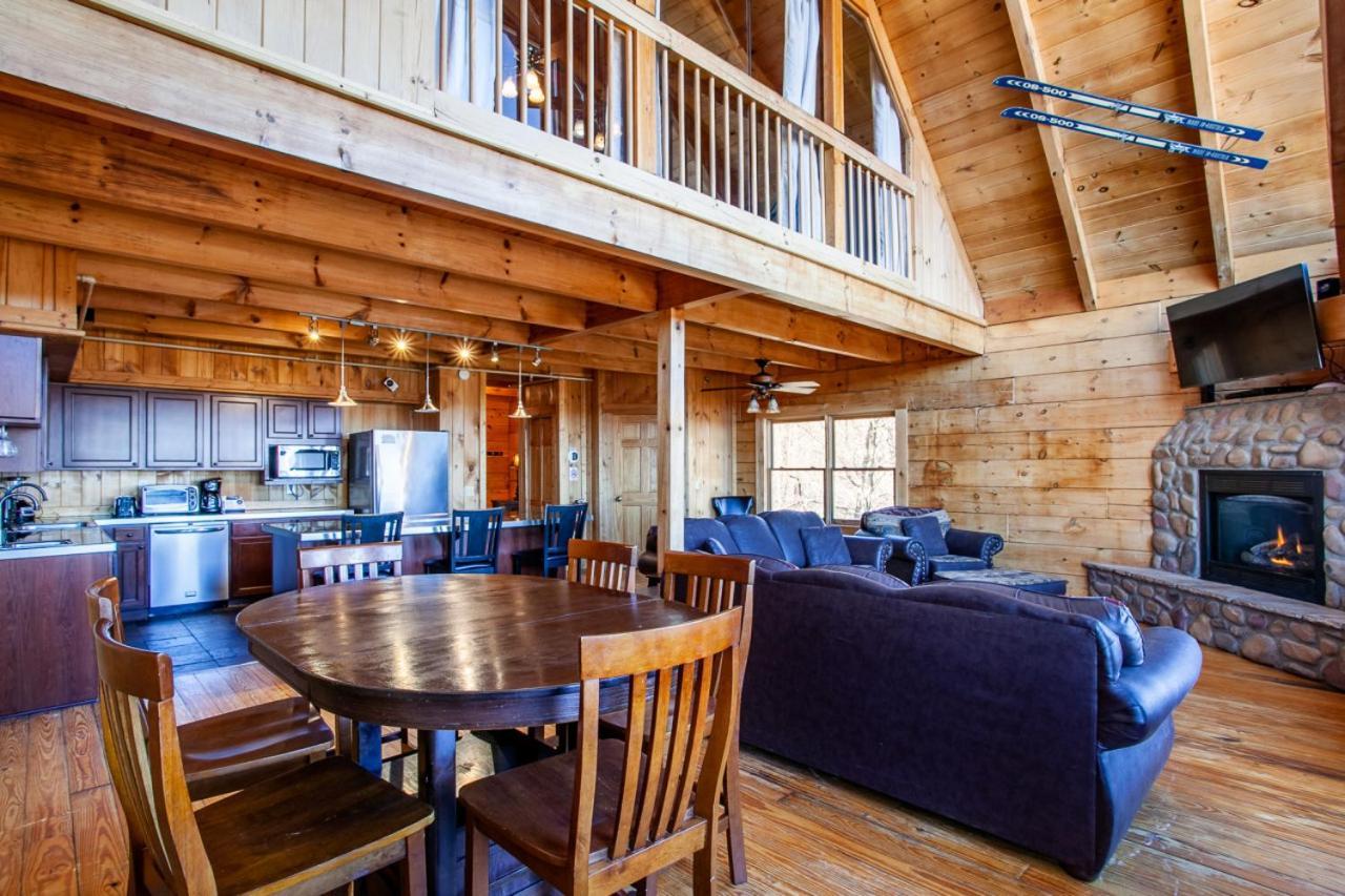 Little Cub Retreat Mtn View, Hot Tub, Indoor Pool *
