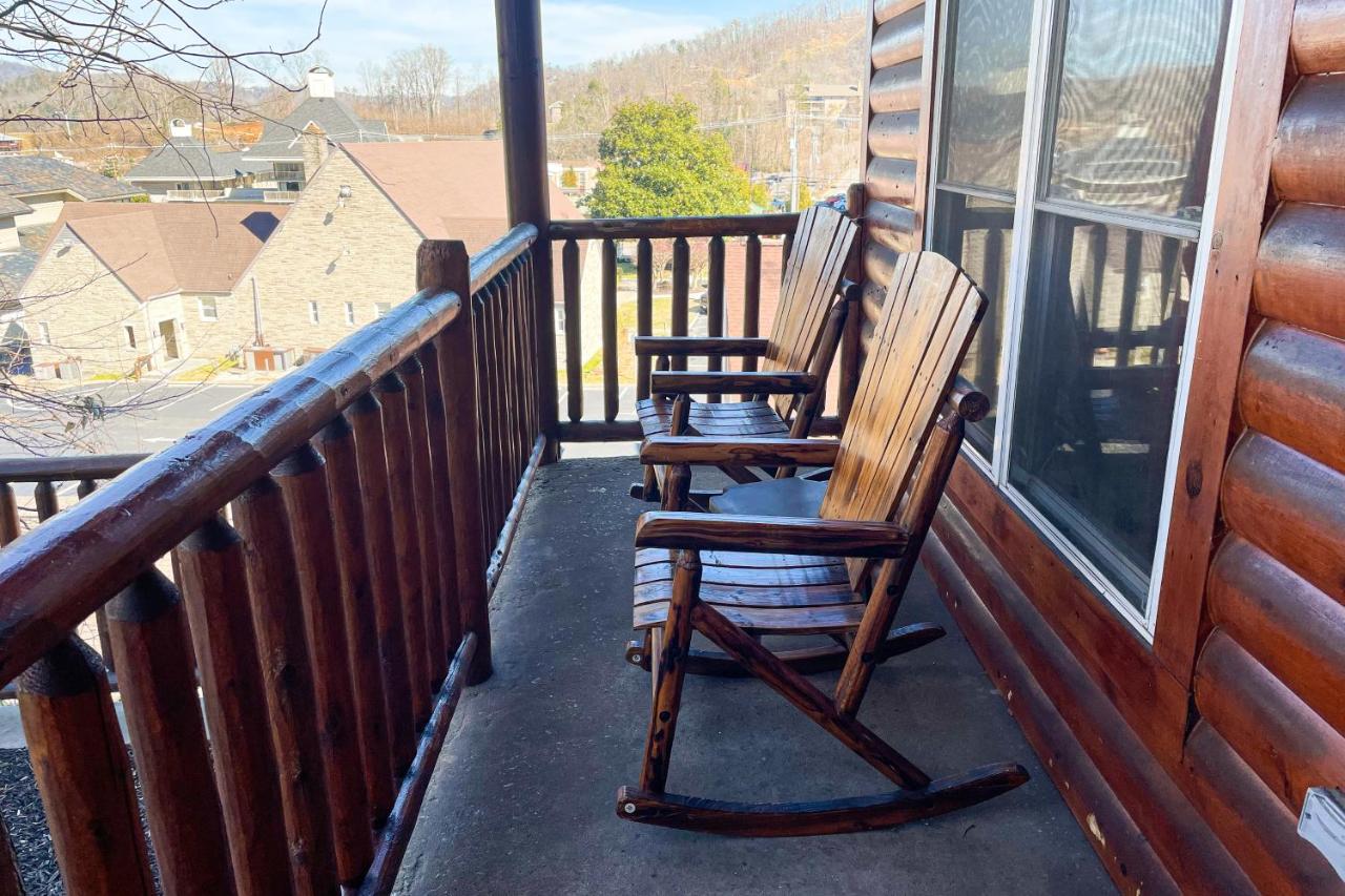 Black Bear Hideaway Holiday home