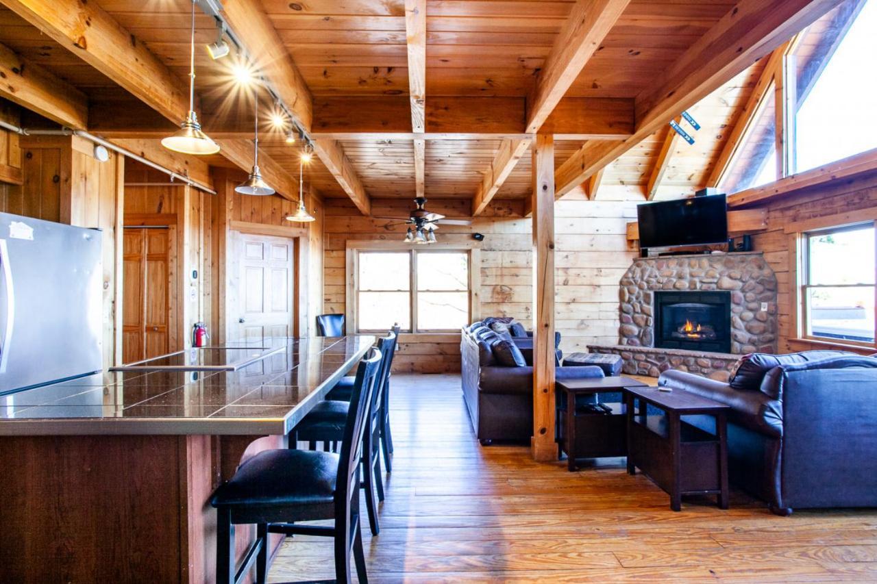 Little Cub Retreat Mtn View, Hot Tub, Indoor Pool Holiday home