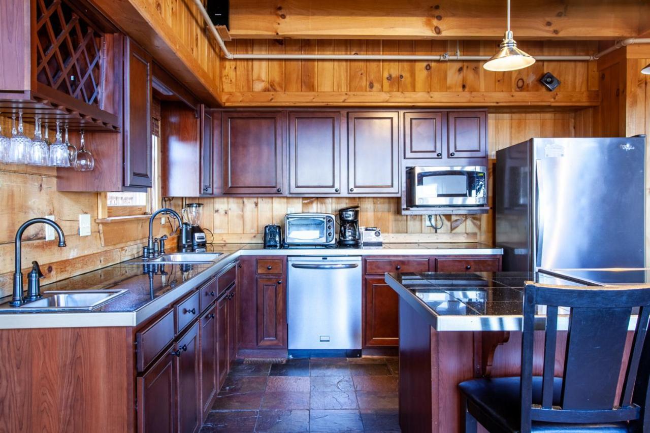 Little Cub Retreat Mtn View, Hot Tub, Indoor Pool * Gatlinburg