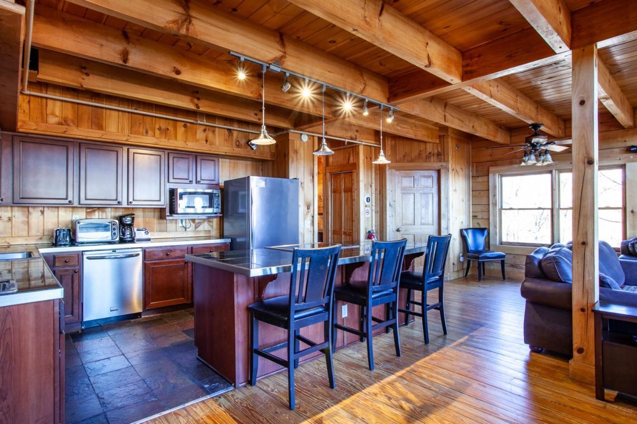 Little Cub Retreat Mtn View, Hot Tub, Indoor Pool Holiday home