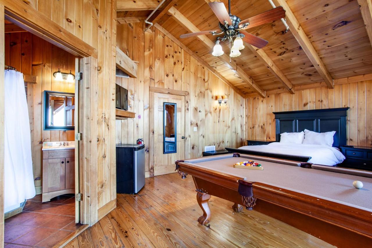 Holiday home Little Cub Retreat Mtn View, Hot Tub, Indoor Pool *