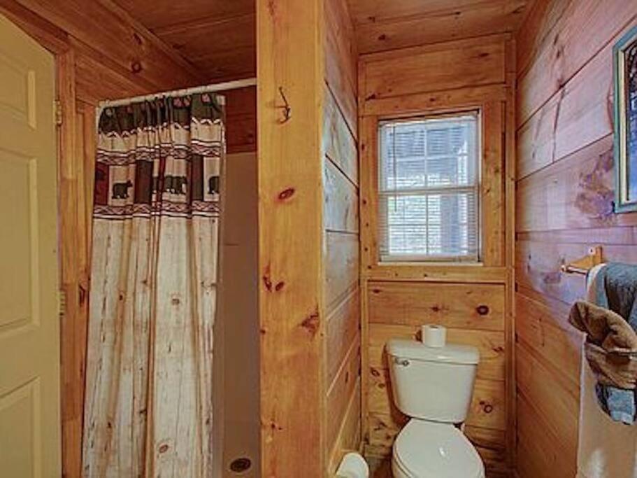 Holiday home At Royal Misty Haven With Free High Speed Internet And Just Miles Away From Things Enjoyable In The Smoky Mountains *