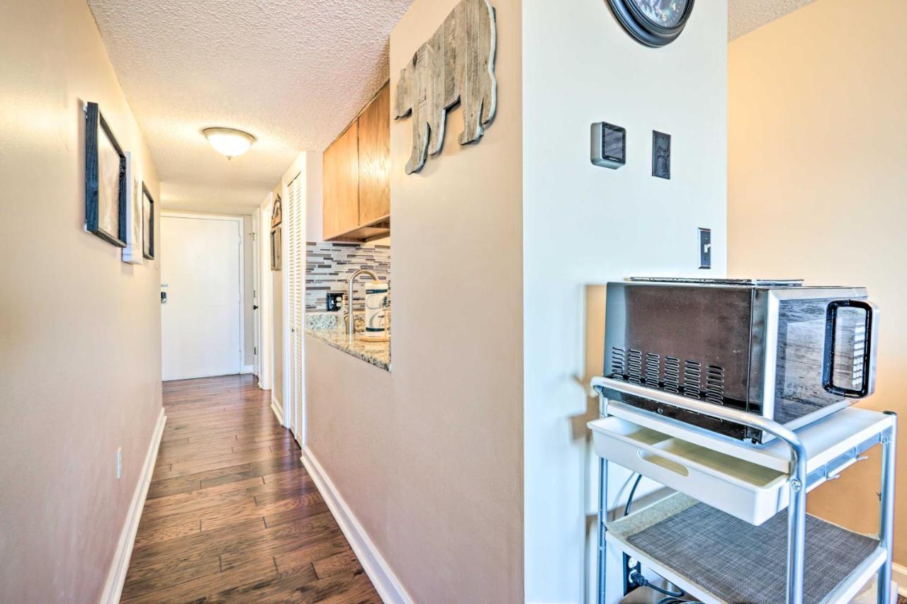 With Pool, Hot Tub, And Mtn Views! Apartment