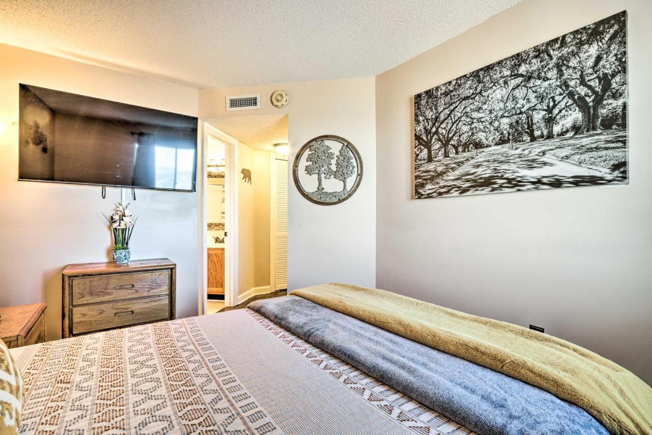 With Pool, Hot Tub, And Mtn Views! Apartment