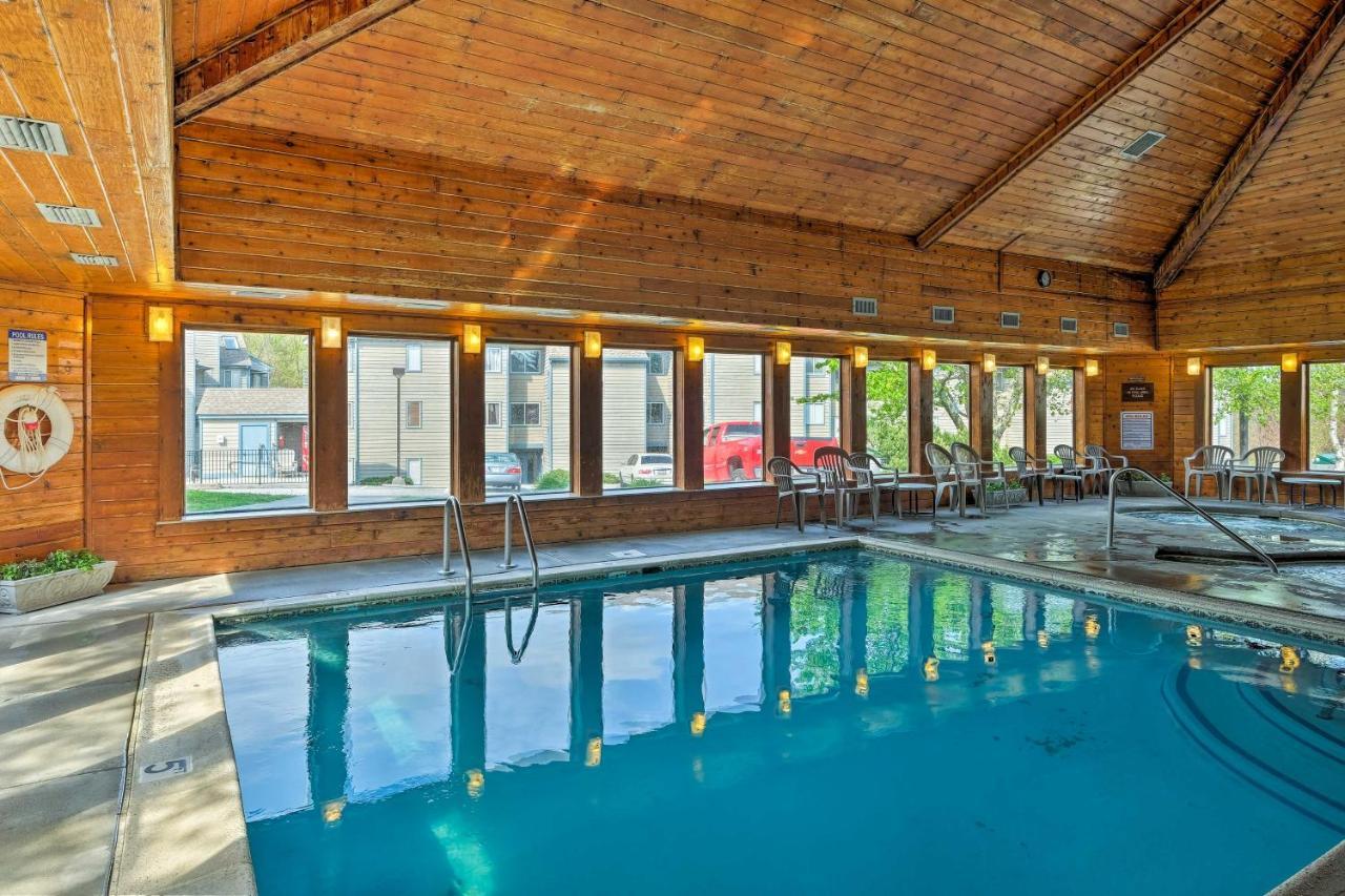 With Pool, Hot Tub, And Mtn Views! Apartment