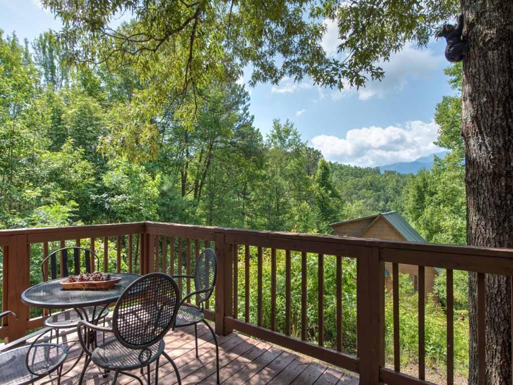 Twilight Ridge, 1 Bedroom, Sleeps 4, Game Room, Wifi, Mountain Views * Gatlinburg