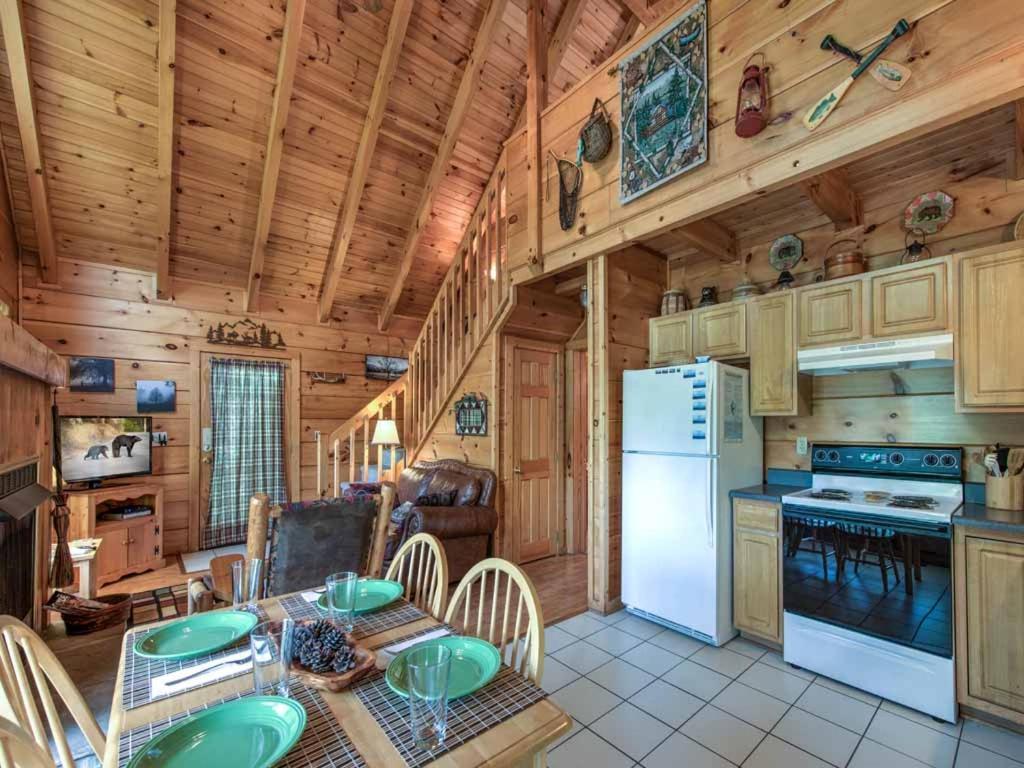 Twilight Ridge, 1 Bedroom, Sleeps 4, Game Room, Wifi, Mountain Views *