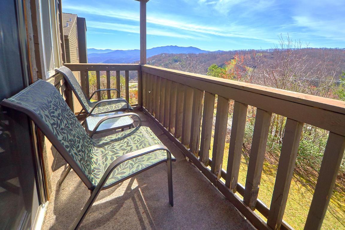 Apartment High Chalet, 2 Bedrooms, Sleeps 6, Amazing View, Pool Access, Wifi