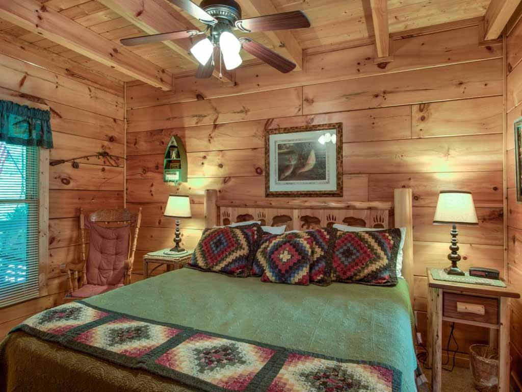 Twilight Ridge, 1 Bedroom, Sleeps 4, Game Room, Wifi, Mountain Views Gatlinburg