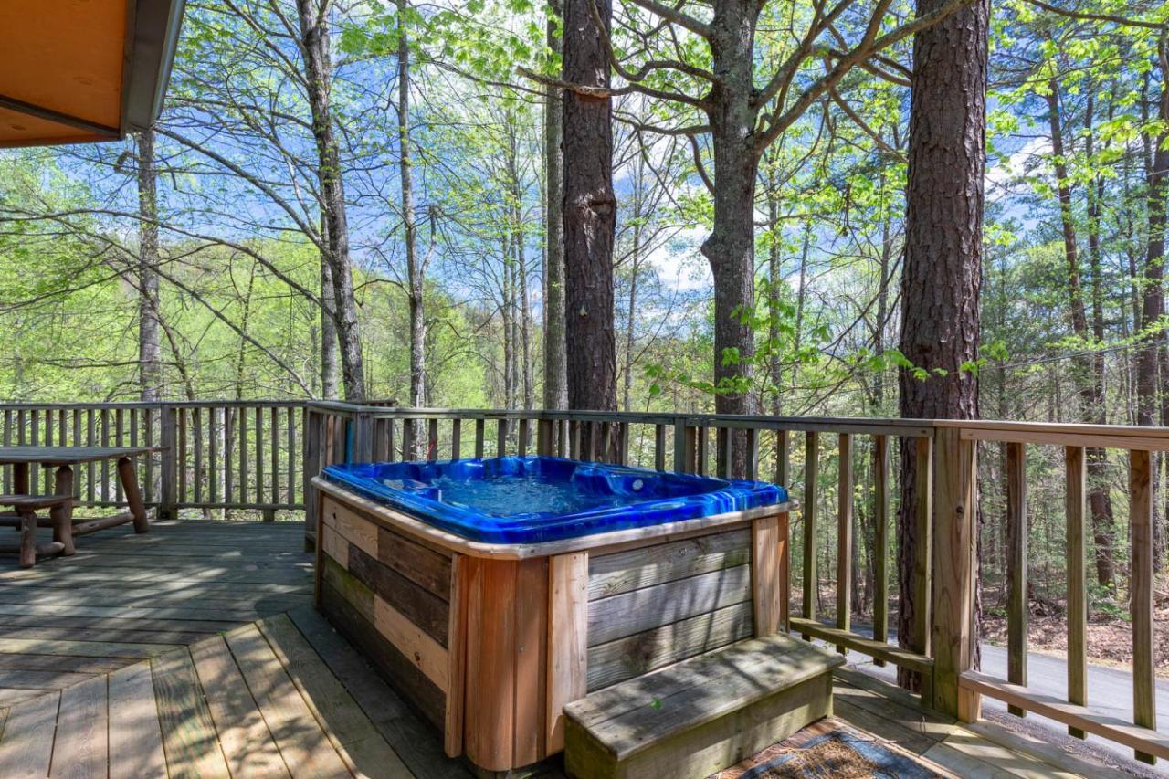 Holiday home Country Cozy, 2 Bedroom, Pool Access, Hot Tub, Fireplace, Sleeps 6
