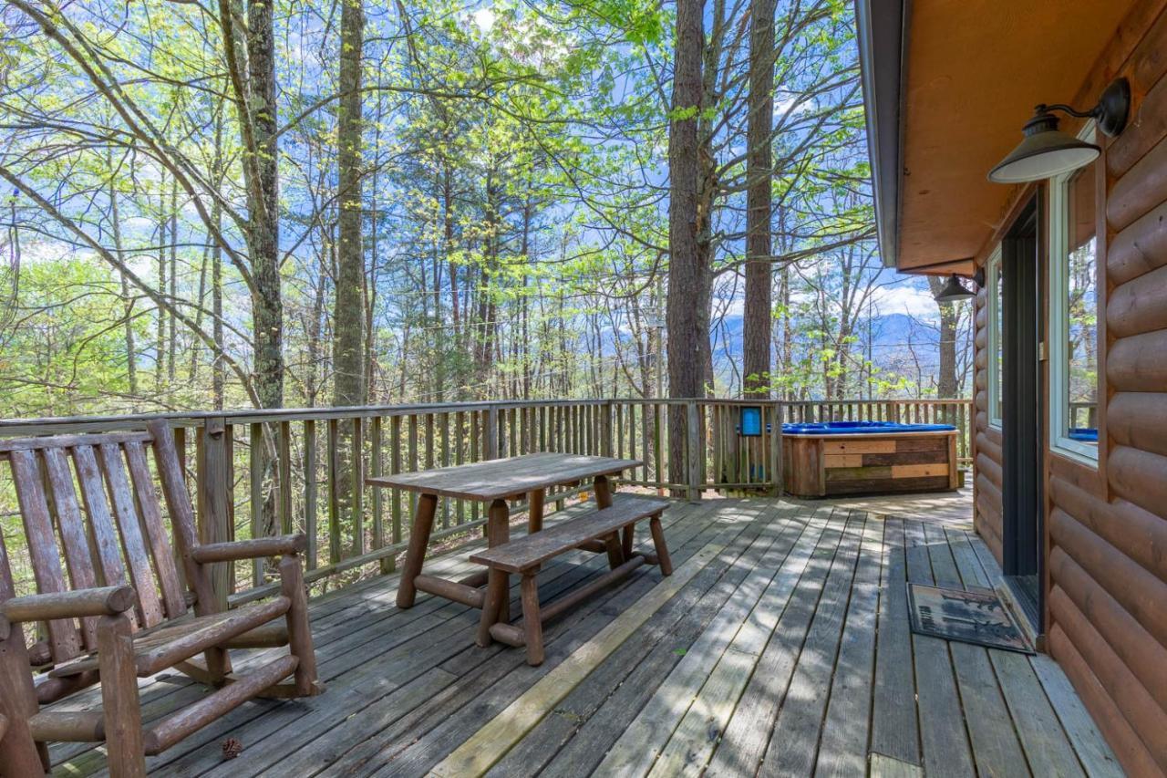 Holiday home Country Cozy, 2 Bedroom, Pool Access, Hot Tub, Fireplace, Sleeps 6 *