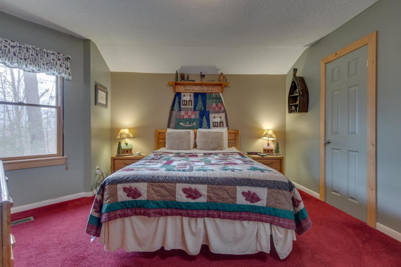 Country Cozy, 2 Bedroom, Pool Access, Hot Tub, Fireplace, Sleeps 6 Holiday home