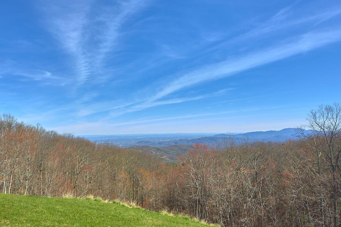 High Chalet, 2 Bedrooms, Sleeps 6, Amazing View, Pool Access, Wifi Apartment *