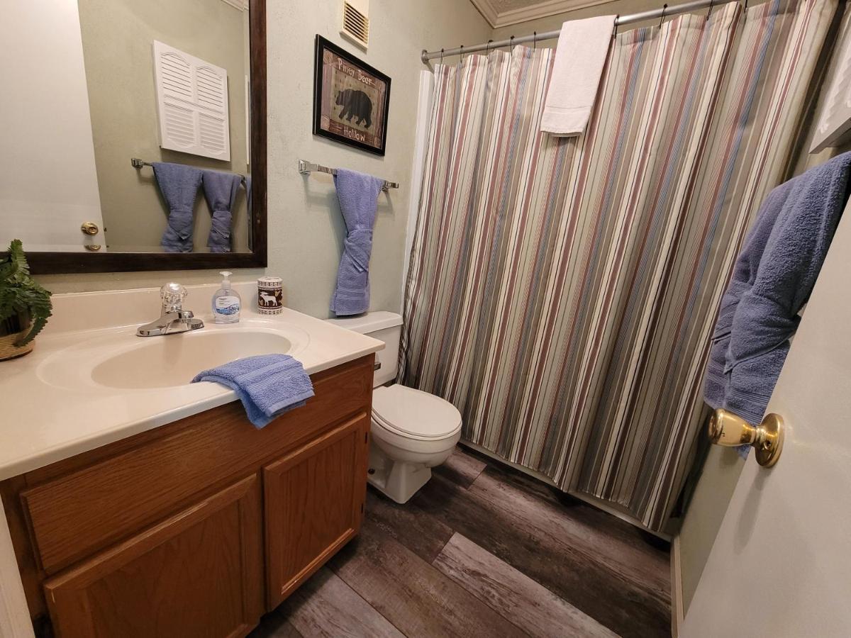 Apartment Main Level Ski Mountain Resort, 10 Min To Downtown Gatlinburg, Pool, King Bed, Private Balcony, Lowest Prices Of The Season Gatlinburg