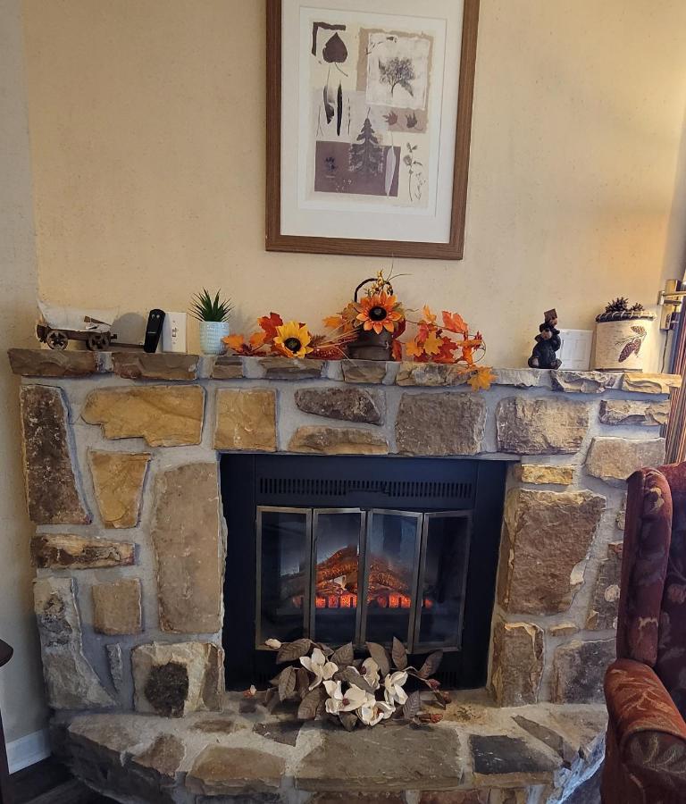 Main Level Ski Mountain Resort, 10 Min To Downtown Gatlinburg, Pool, King Bed, Private Balcony, Lowest Prices Of The Season * Gatlinburg