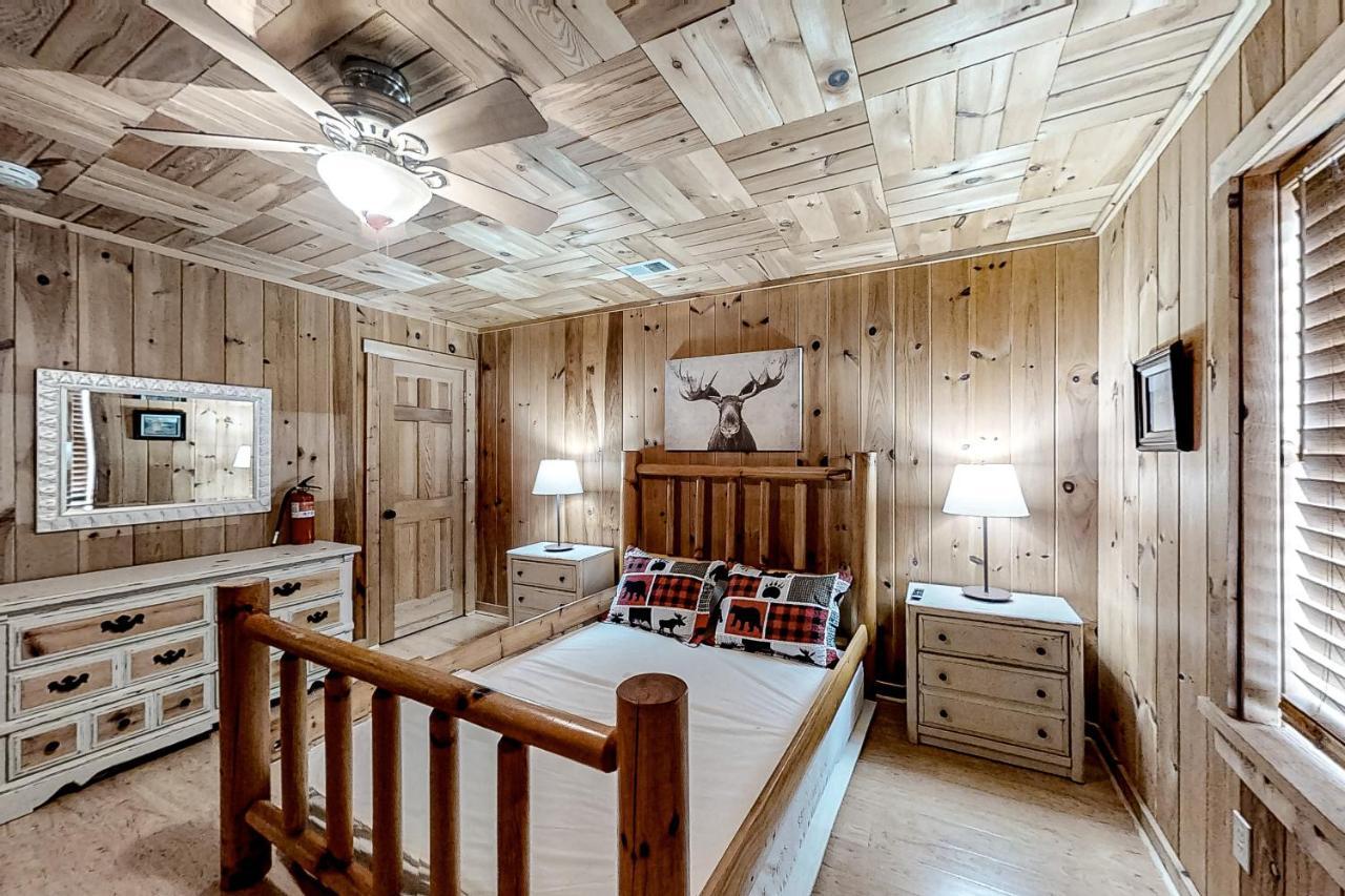 Mountain Lion's Tales Holiday home