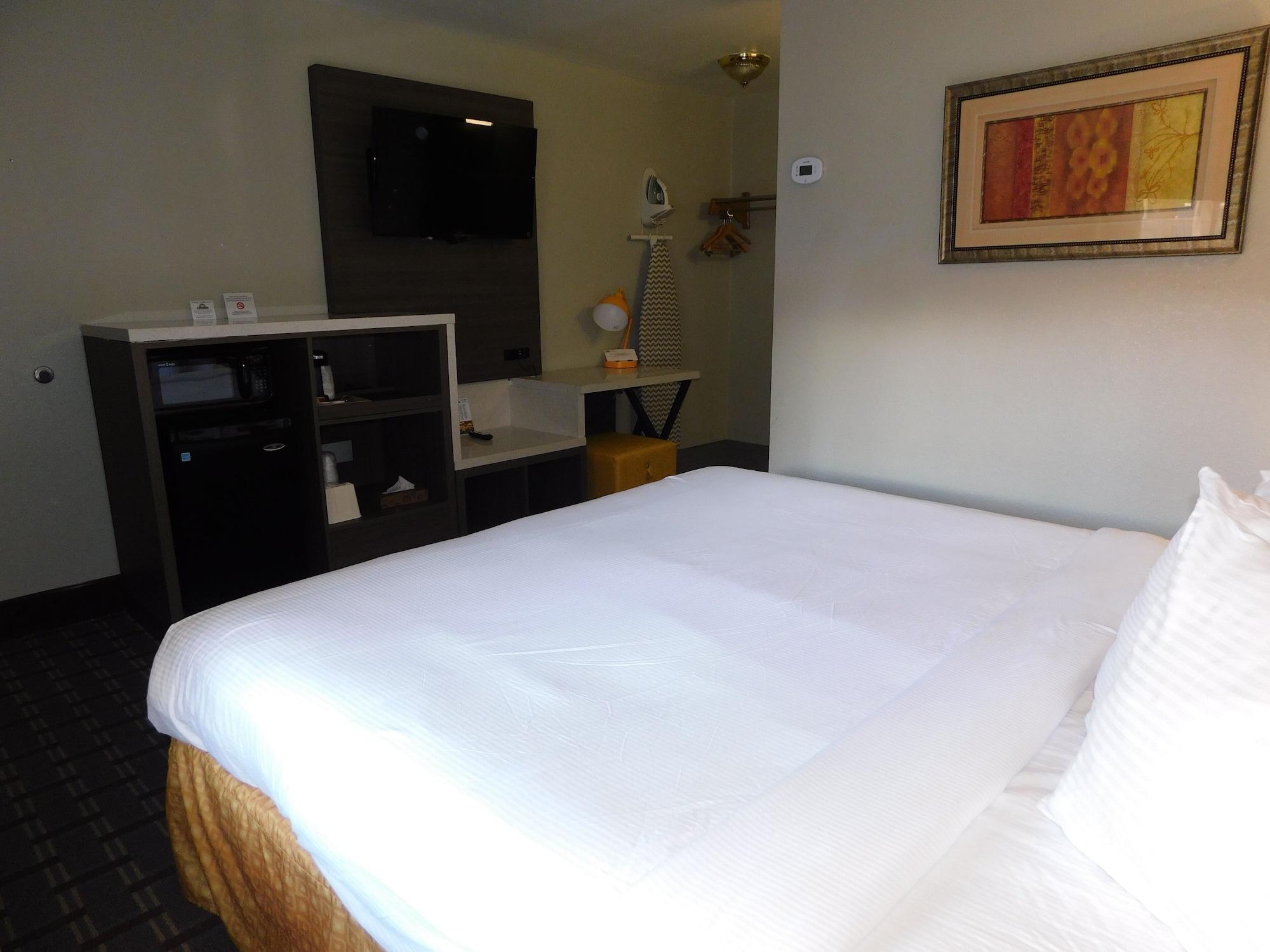 Days & By Wyndham Downtown Parkway Hotel 2*