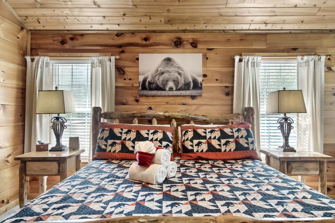 Fireflies And Moonshine Chalet Gatlinburg