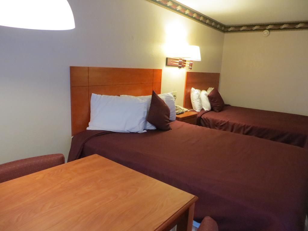 Mountain House Downtown Motel 2*