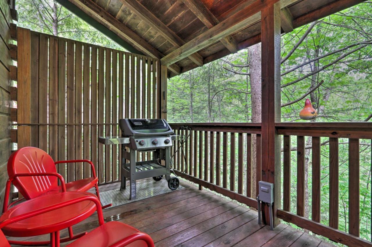 Romantic Cabin With Hot Tub And Pool Access Gatlinburg