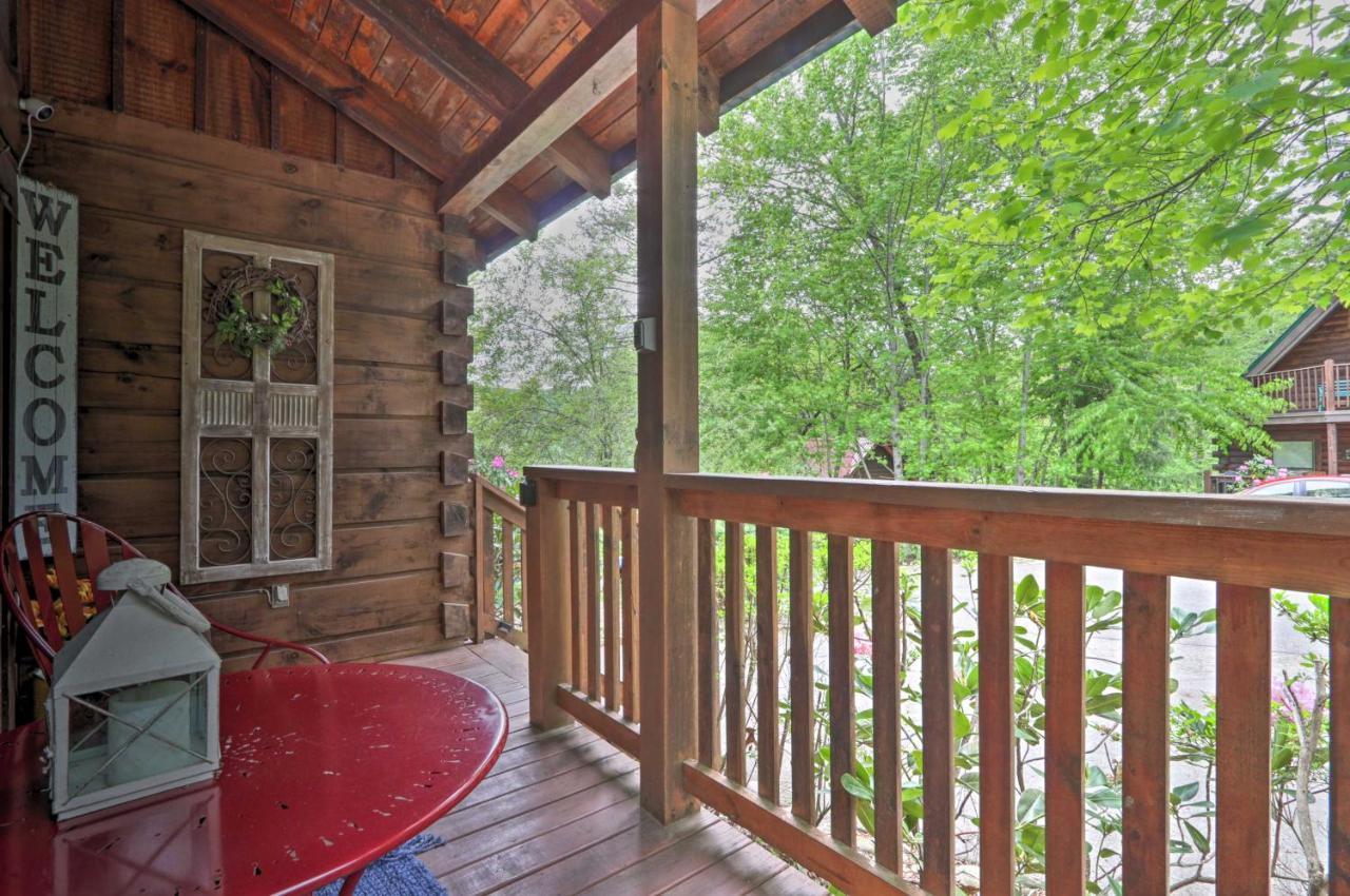 Romantic Cabin With Hot Tub And Pool Access Apartment *