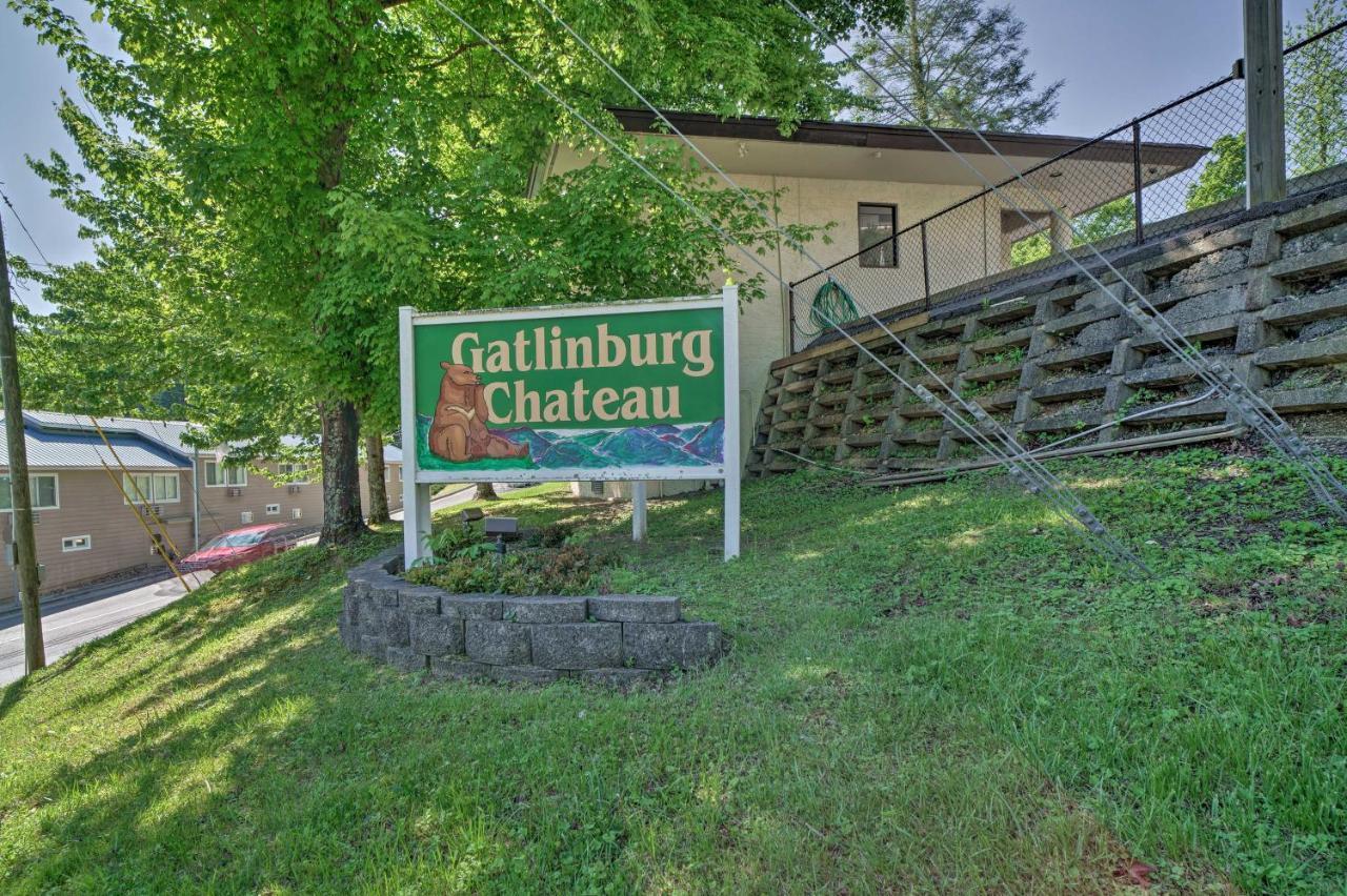 With Mountain Views And Pool Access Apartment