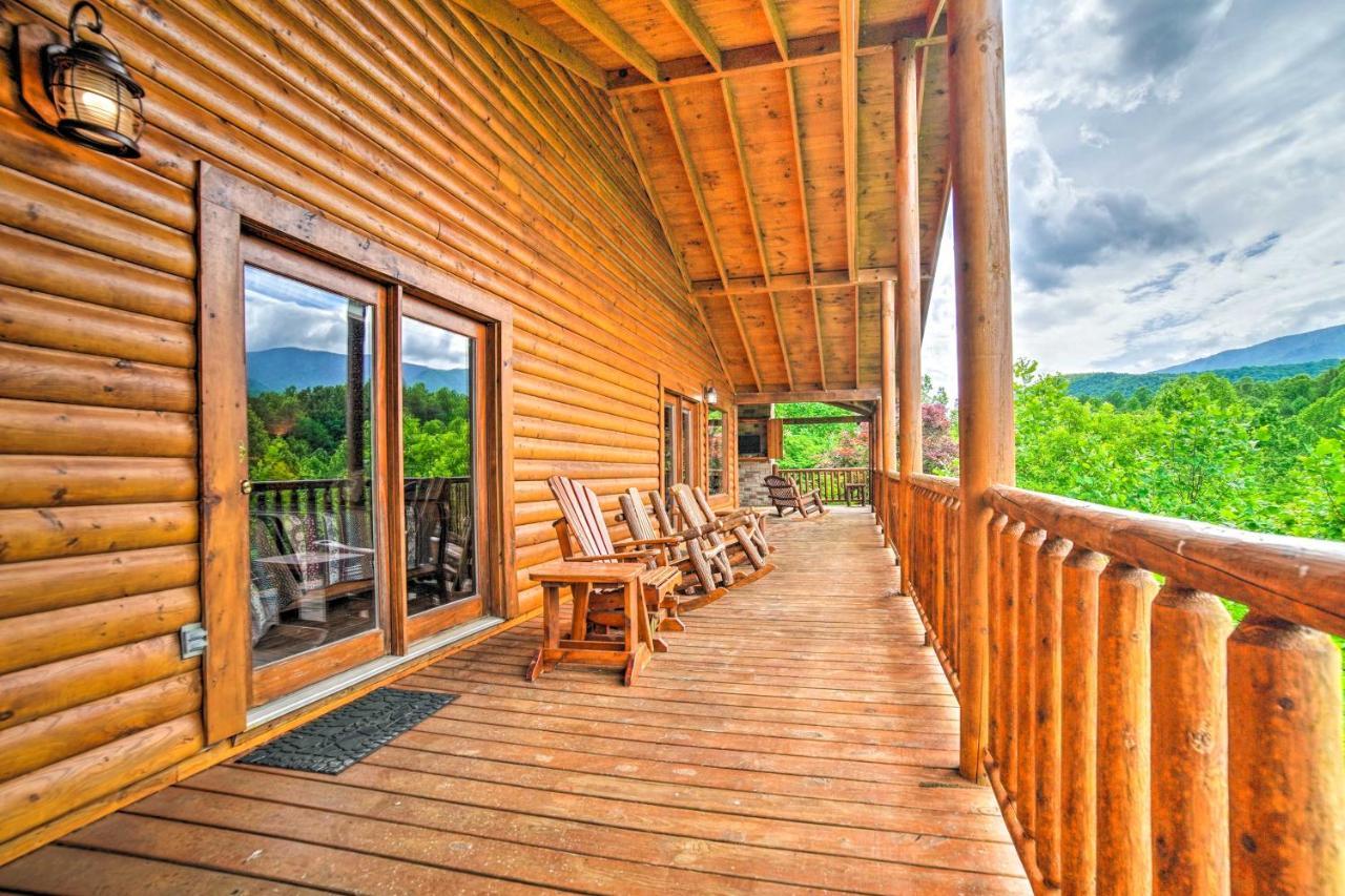 With Theater And Hot Tub! Holiday home