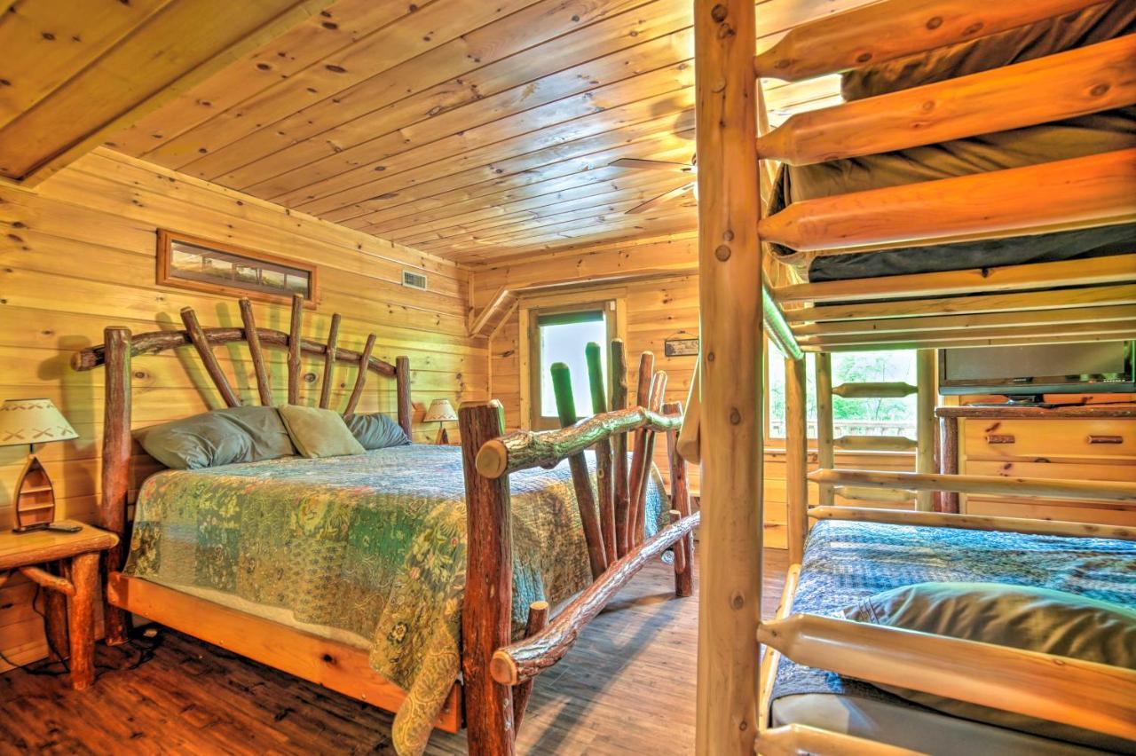 Holiday home With Theater And Hot Tub! Gatlinburg