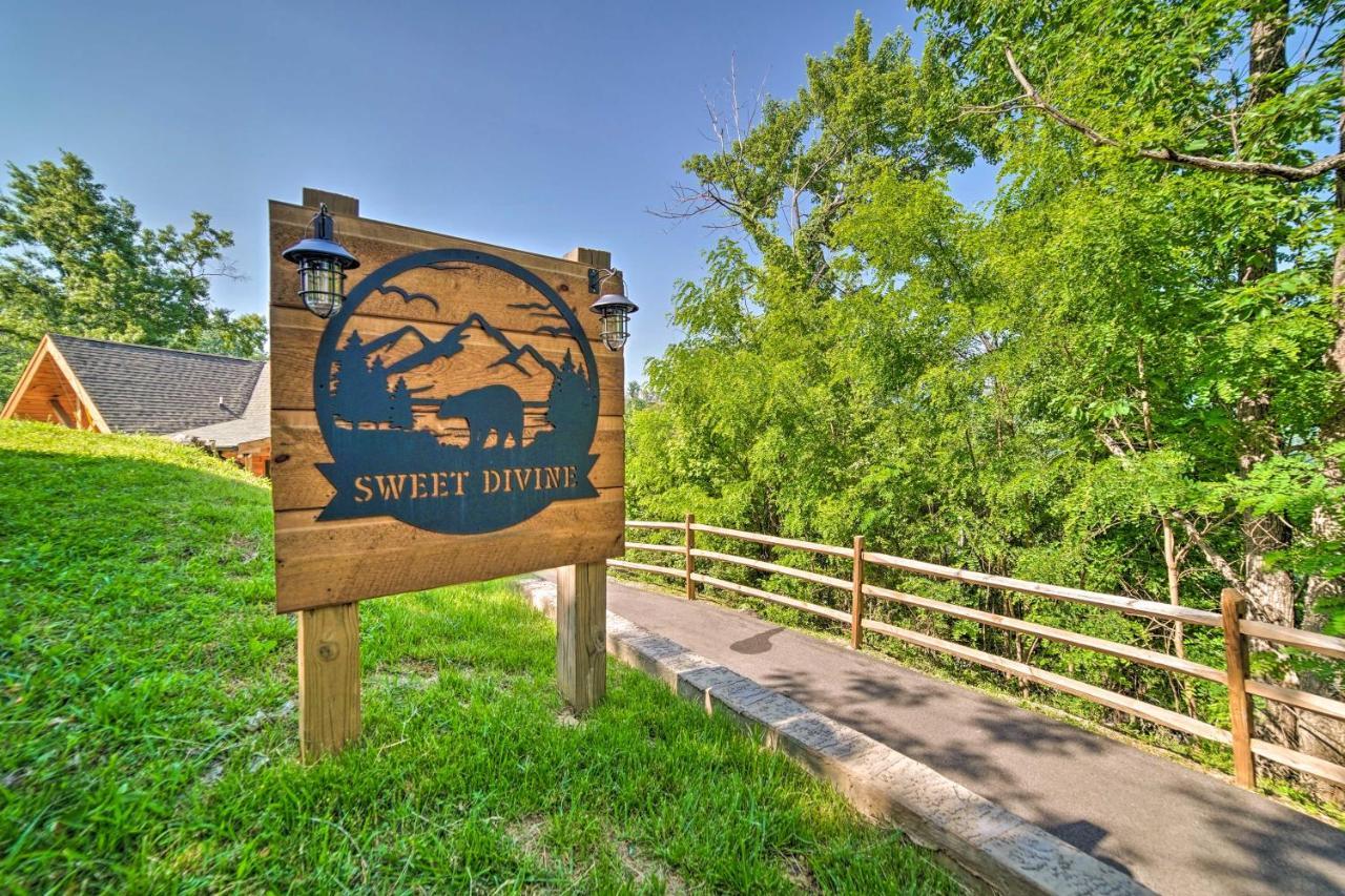 Spacious Mountain Retreat With Hot Tub And Views! * Gatlinburg