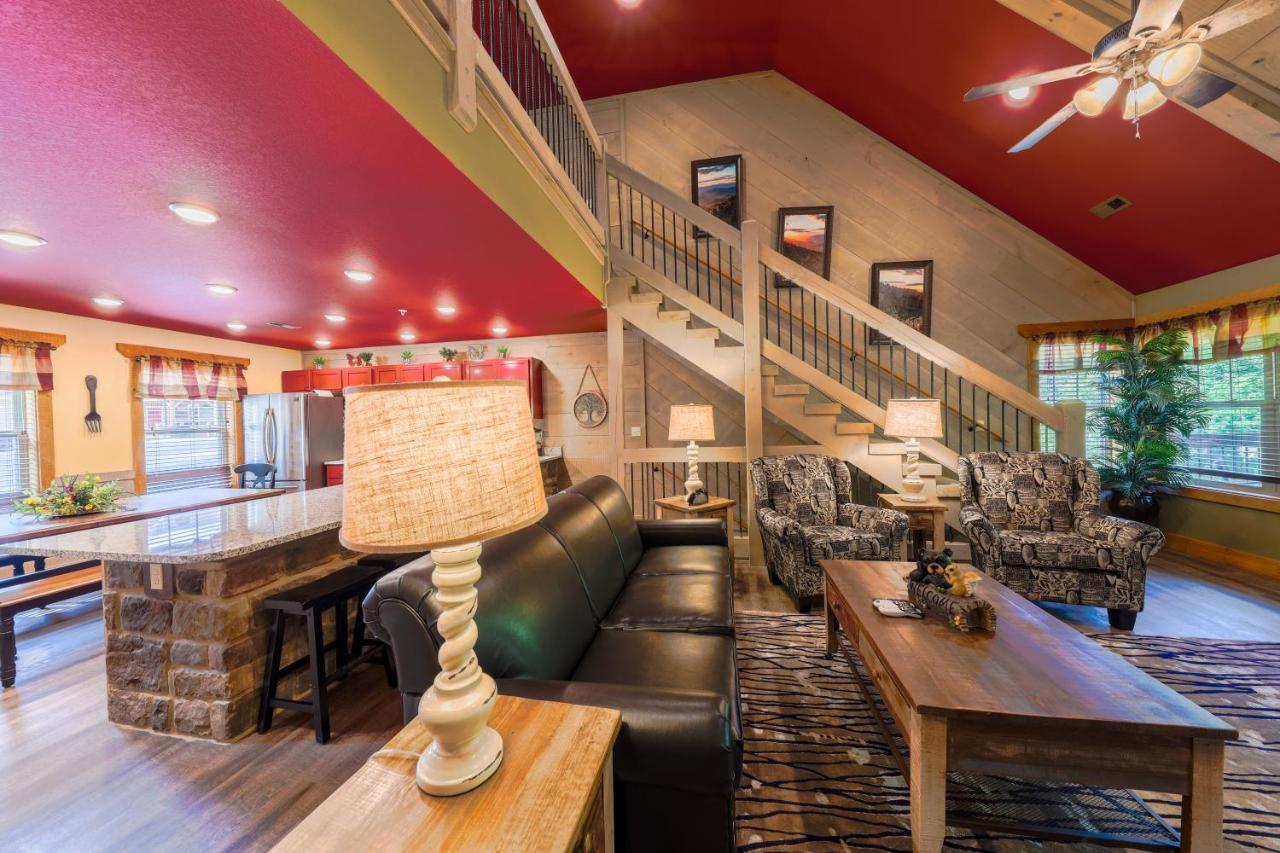 Lap Of Luxury * Gatlinburg