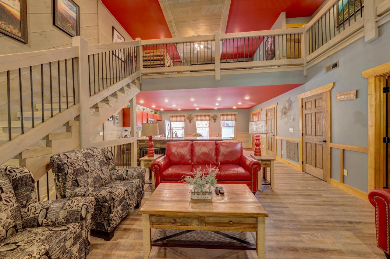 Blue Lagoon Cinema Holiday home Gatlinburg