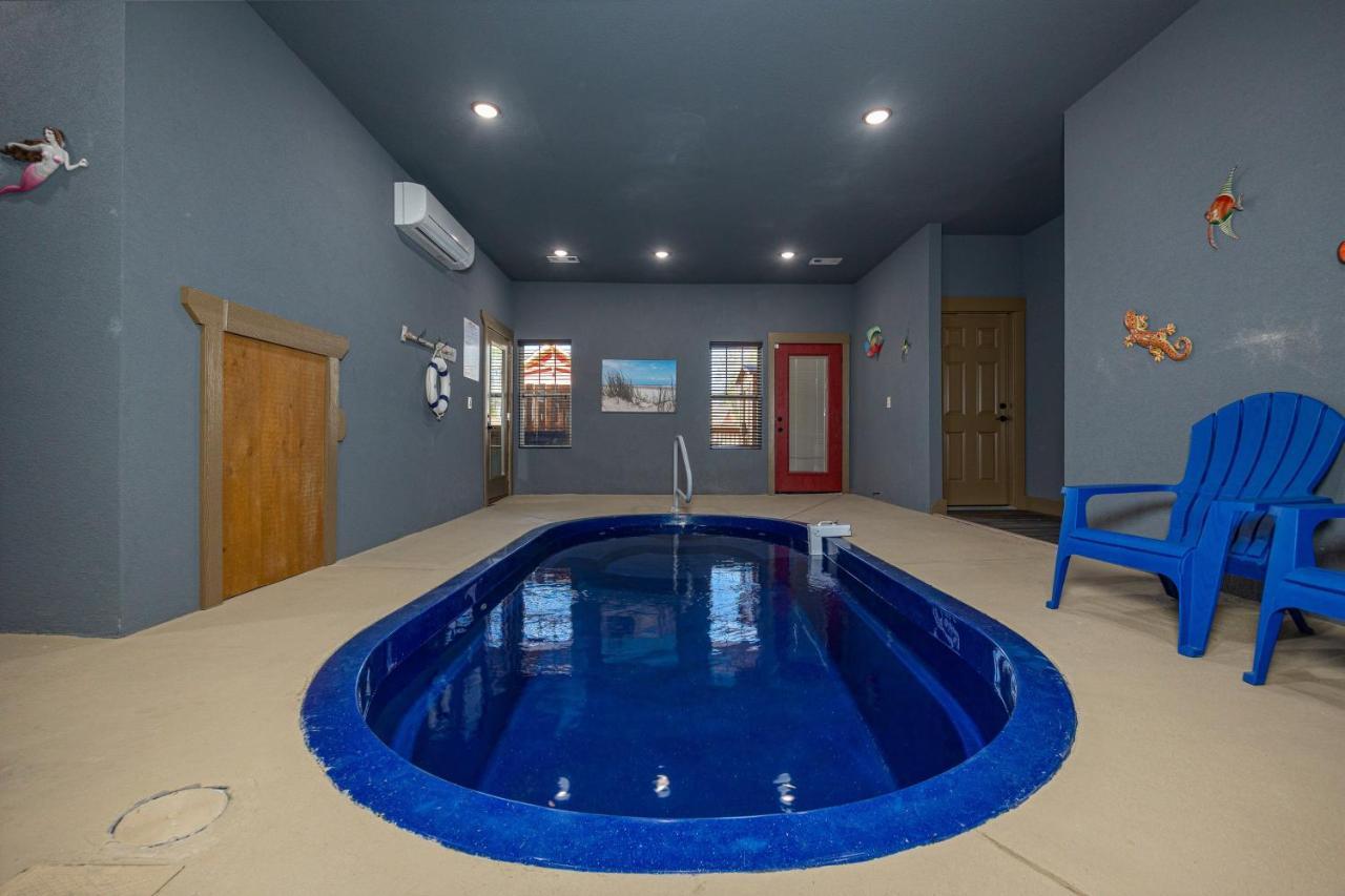 Poolside Paradise Holiday home