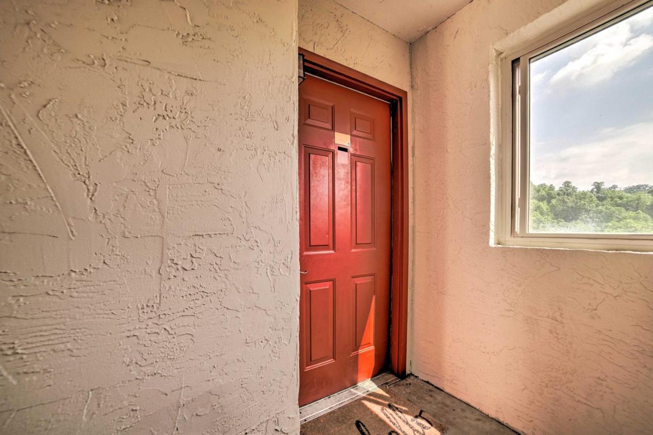 Apartment With Smoky Views Walk To Town! Gatlinburg