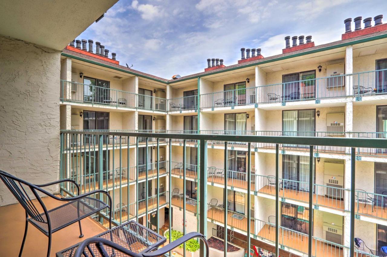 With Balcony, Walk To Dtwn Fun Apartment