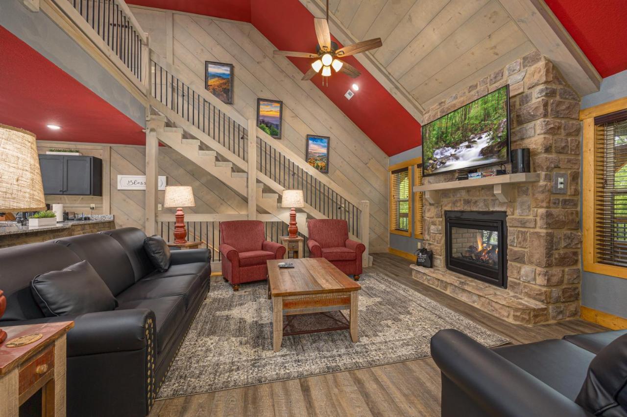 A Majestic Hilltop Holiday home Gatlinburg