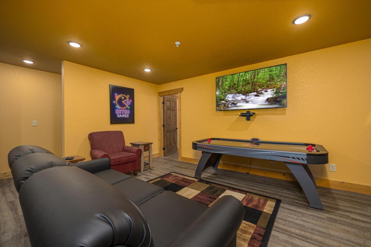 A Majestic Hilltop Holiday home Gatlinburg