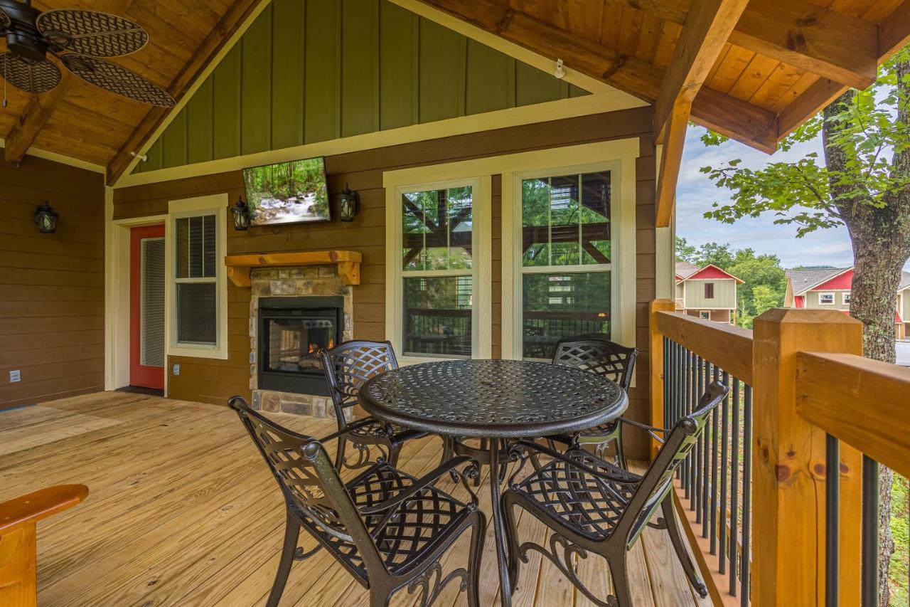 A Majestic Hilltop Holiday home Gatlinburg