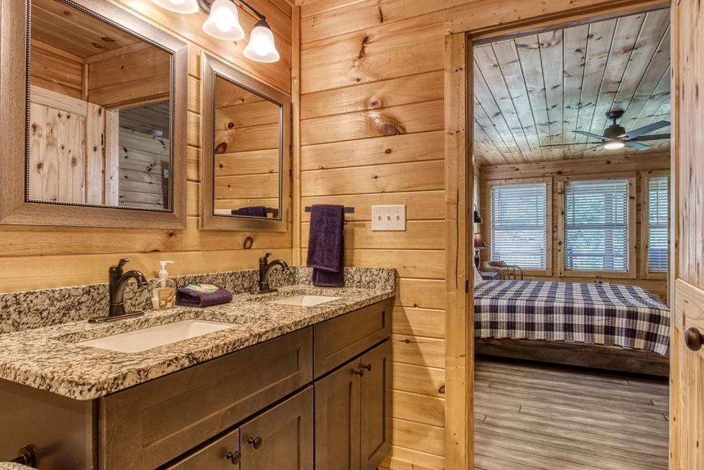 Appalachian Lookout-hot Tub, 1089 Of Free Attraction Tickets For Each Paid Day, Dollywood And More! Gatlinburg