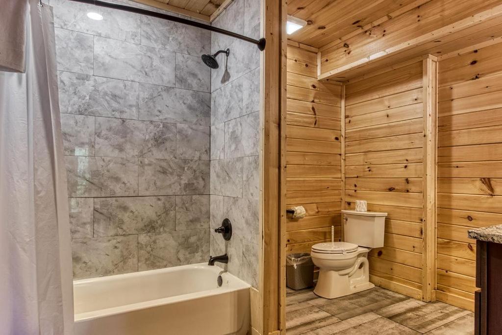 Appalachian Lookout-hot Tub, 1089 Of Free Attraction Tickets For Each Paid Day, Dollywood And More! Gatlinburg