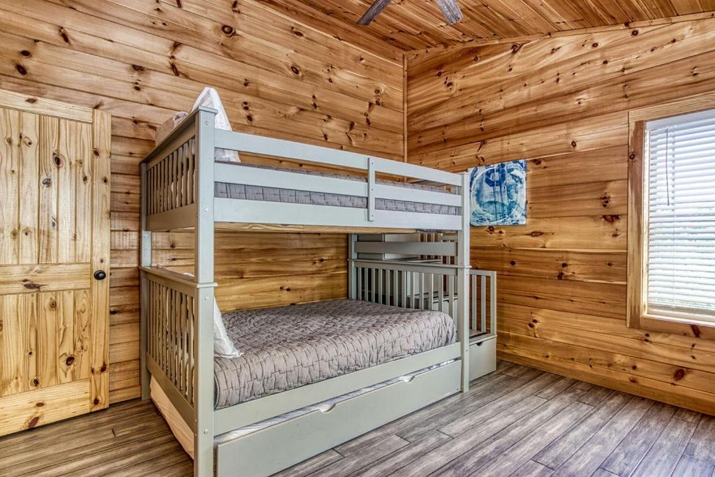 Appalachian Lookout-hot Tub, 1089 Of Free Attraction Tickets For Each Paid Day, Dollywood And More! * Gatlinburg