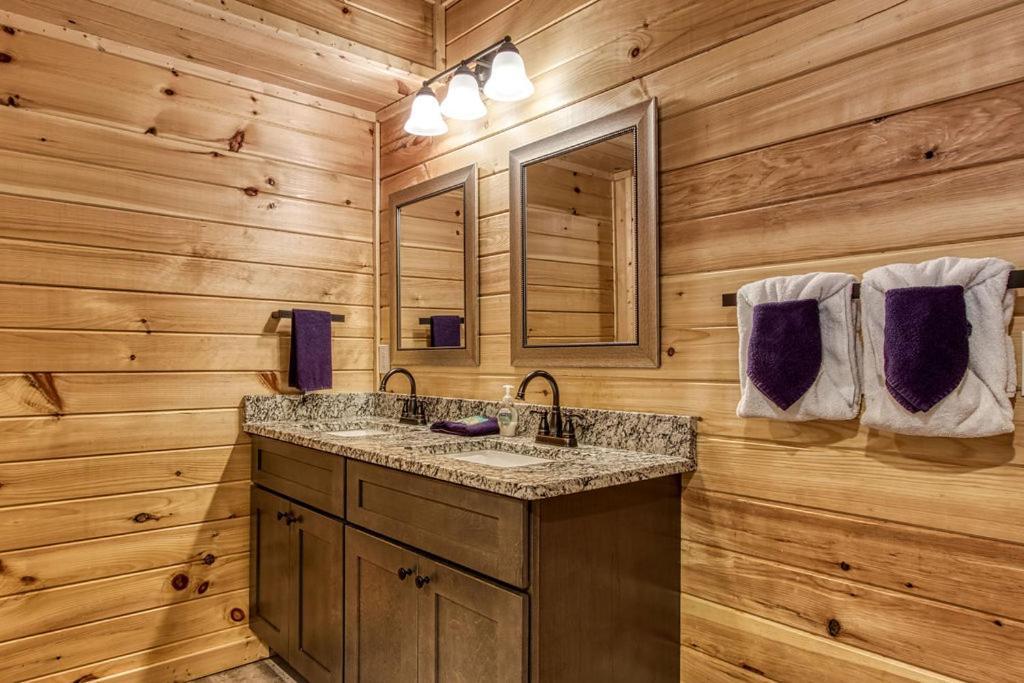 Appalachian Lookout-hot Tub, 1089 Of Free Attraction Tickets For Each Paid Day, Dollywood And More! Holiday home Gatlinburg