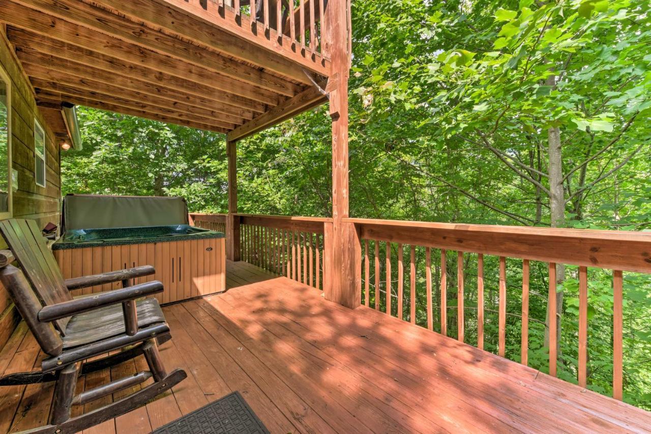 Holiday home Quiet And Secluded Cabin With Hot Tub! Gatlinburg