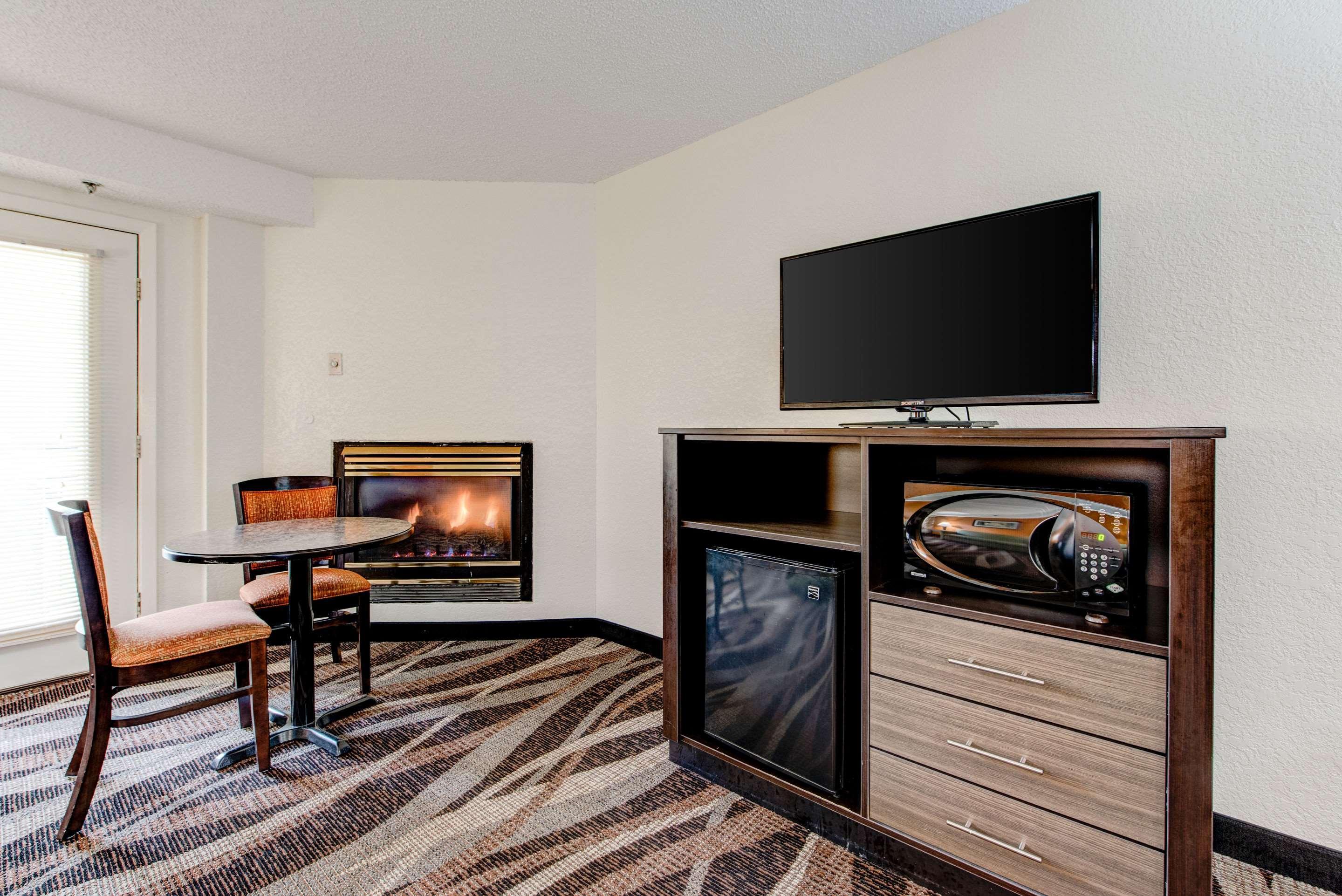 Quality Creekside - Downtown Inn